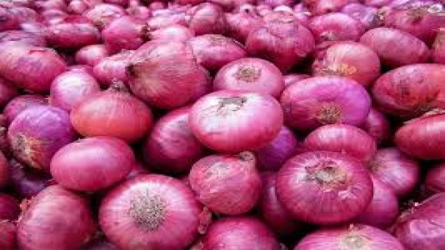 সাপ্তাহর ব্যবধানে বেড়ে গেল পেঁয়াজের দাম